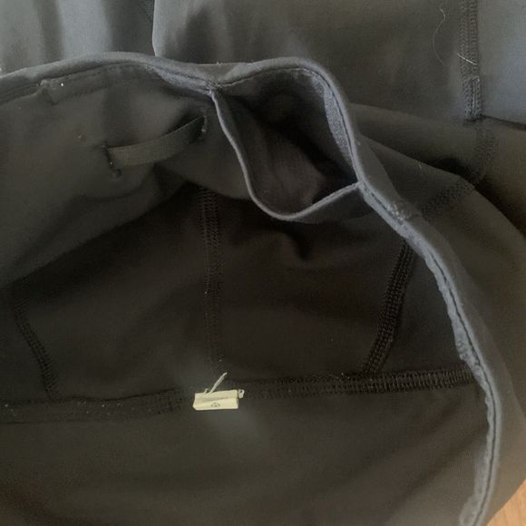 Lululemon Pace Rival Crop Pants 22" Inseam size 2 black mesh panel stash pocket - Picture 5 of 15